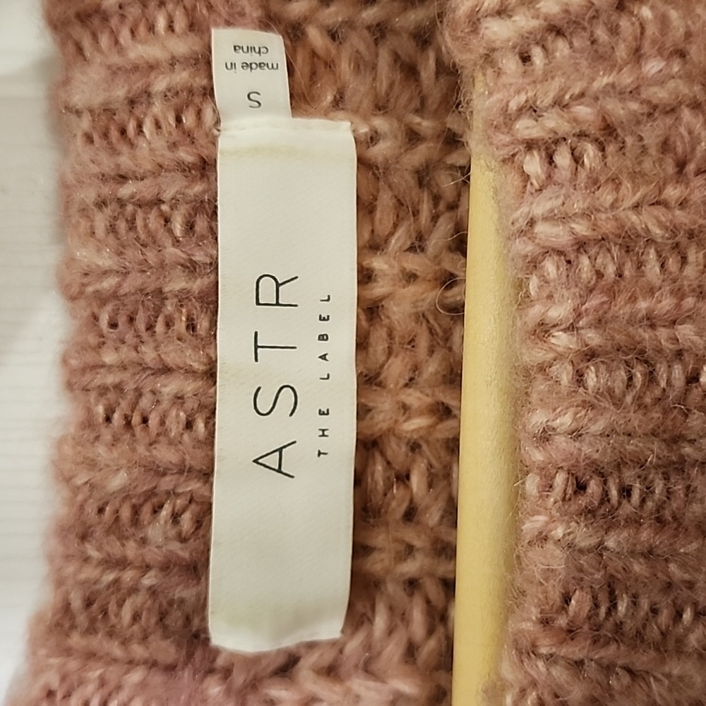 ASTR The Label Tina Pom Pom Sweater size S - Picture 4 of 16